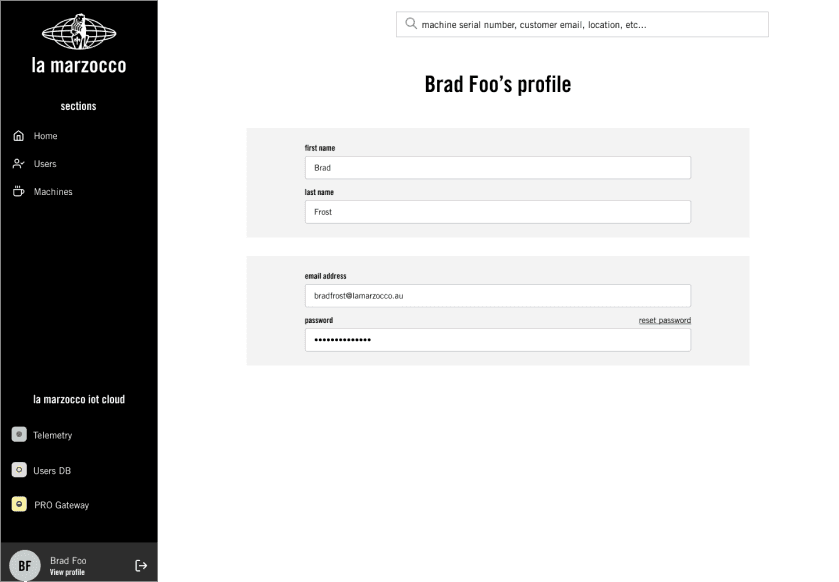 La Marzocco aftersales advisor interface — escalation workflow